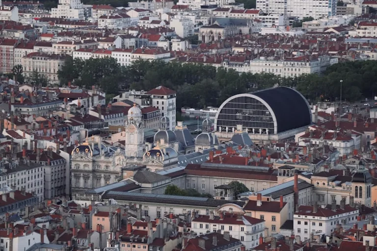 À Lyon, un recours gratuit si un dossier municipal bloque