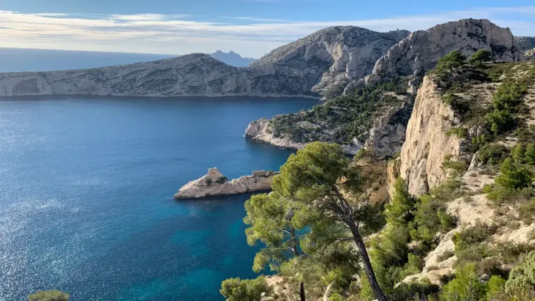 À Marseille, l’alerte rouge ferme les massifs mercredi
