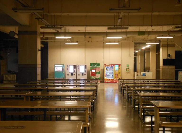 Parents à Marseille: la cantine change de guichet