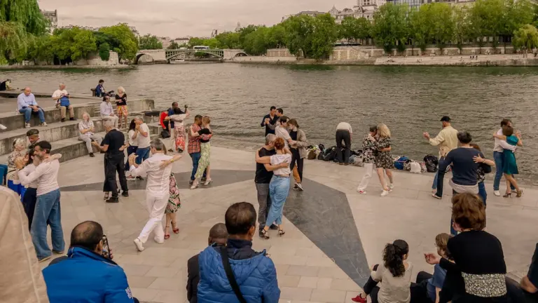 À Aix-en-Provence, le tango investit les places Comtales