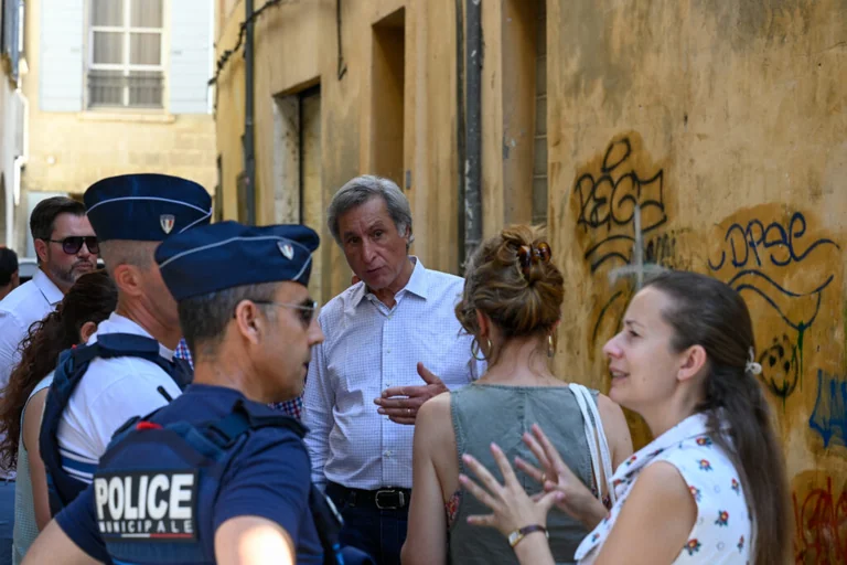 À Arles, des épiceries devront fermer la nuit
