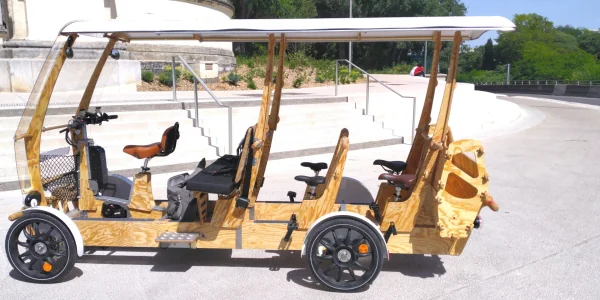 À Montpellier, ce vélo collectif intrigue les enfants
