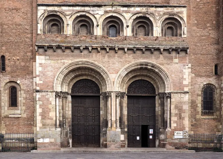 À Toulouse, l’art immersif pourrait entrer à Saint-Sernin