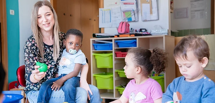 Parents à Villiers-sur-Marne : une étape avant la crèche