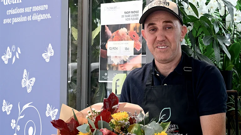 À Clichy, une fleuriste rouvre après 40 ans d'absence rue de l'ancienne mairie