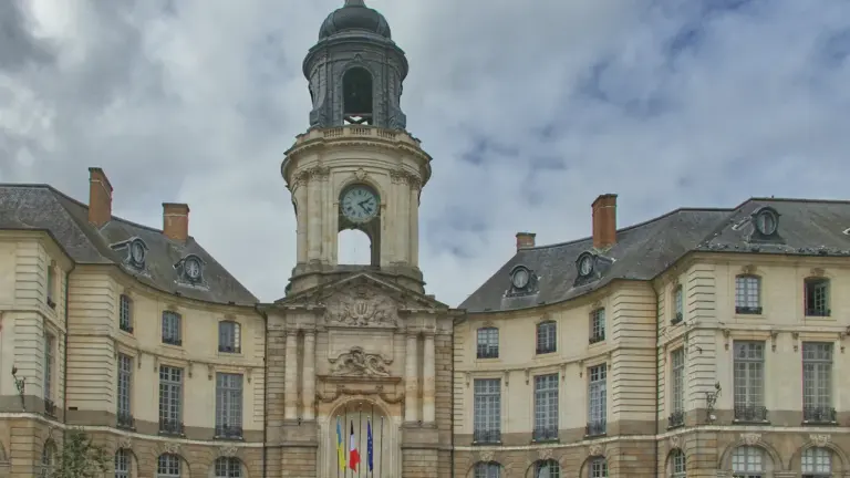 Courbevoie : l’accès à la mairie change ce mardi 6 octobre