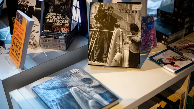Nanterre : une bibliographie rend hommage à Mehdi Charef et à la mémoire de l’immigration
