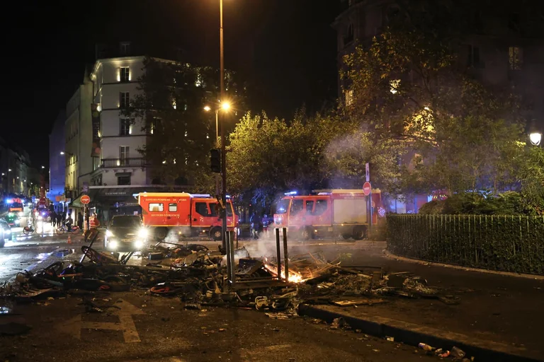 Paris : 1 000 agents mobilisés après les violences, une cellule d'aide pour les commerçants
