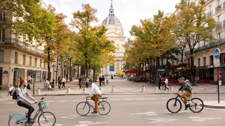 Paris accélère le vélo : ce qui change dès 2027